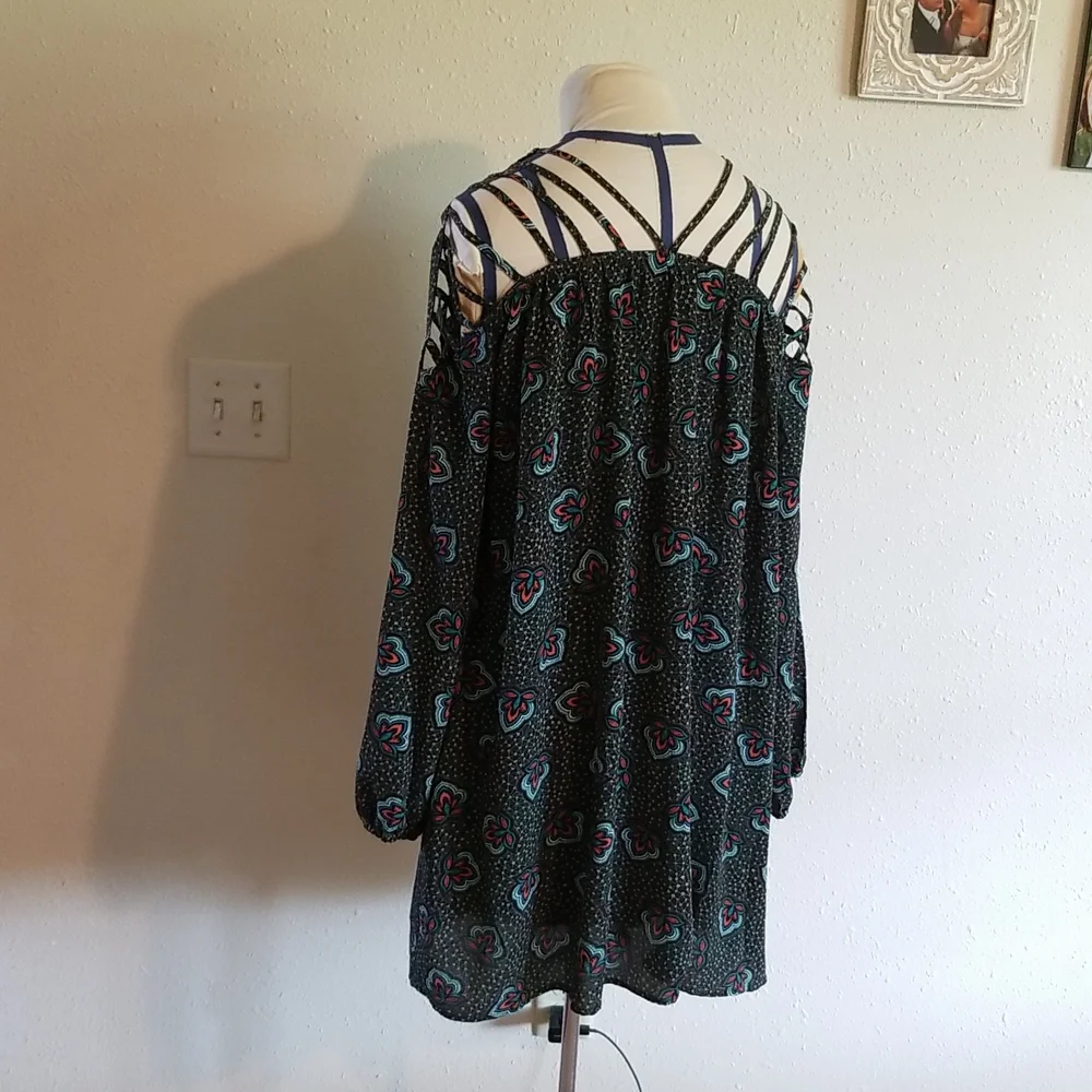 Entro Dress - Picture 3 of 4